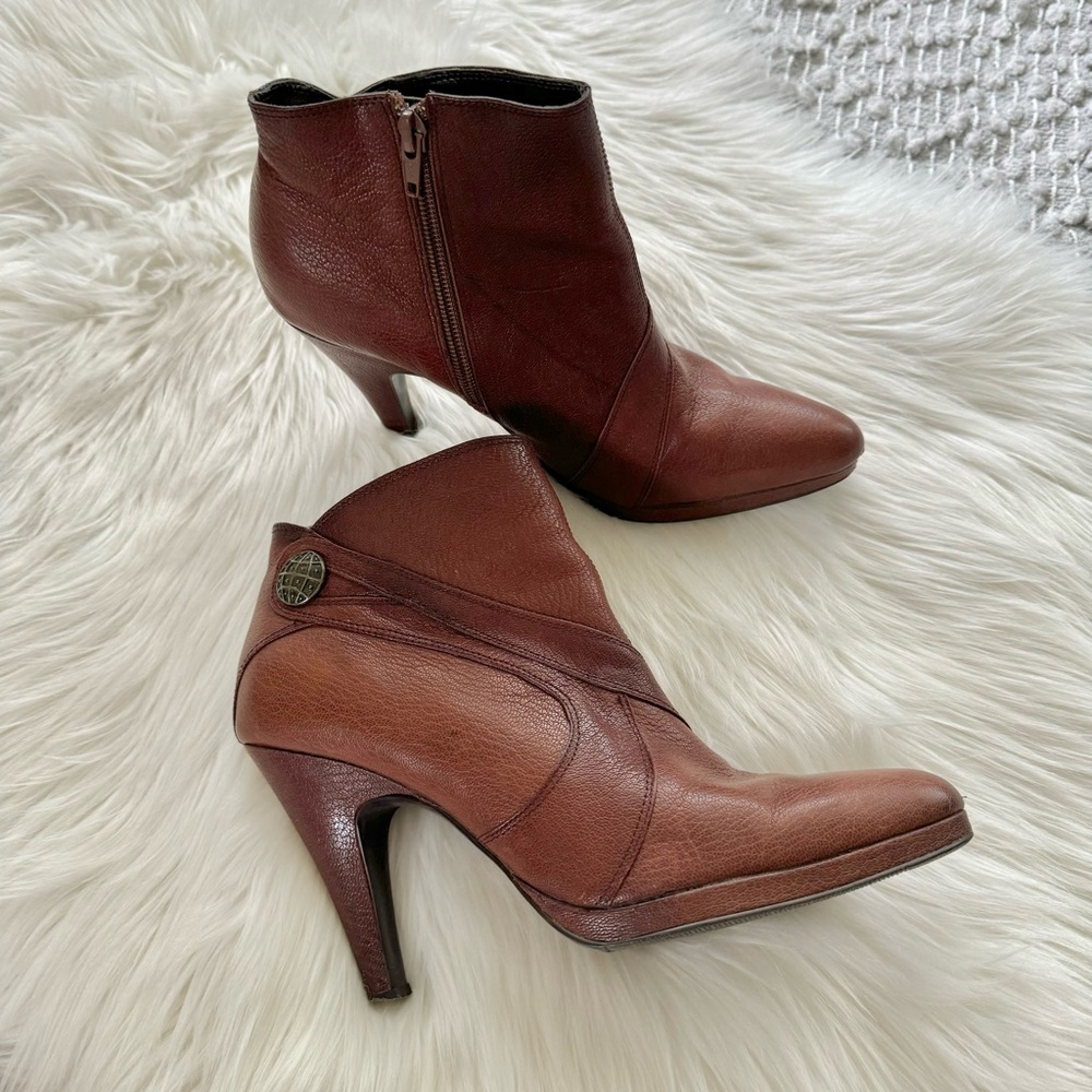Sacha too St. Courtney brown heel ankle boots